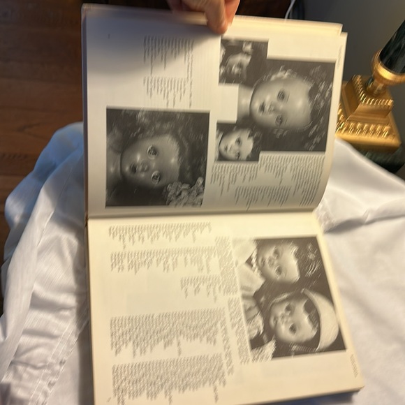 1978 Madame Alexander Collector's Dolls Book - Picture 3 of 16